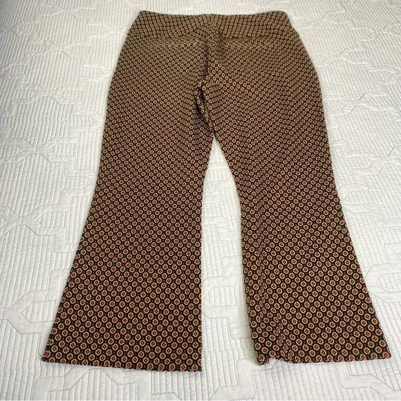 Cabi Dandy Kick Flare Crop High Rise Pants #4689 Size L Pull On Medallion Floral - Picture 7 of 14